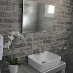 Anezinas Place