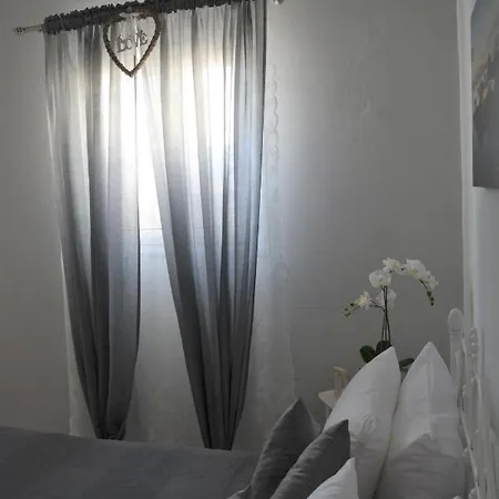 아파트 Anezinas Place