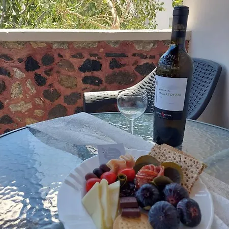 아파트 Anezinas Place