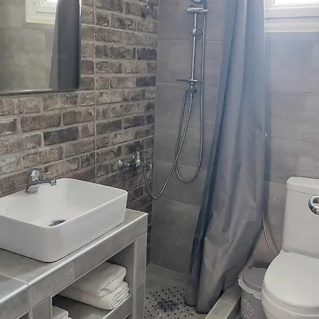 Anezinas Place 페리사