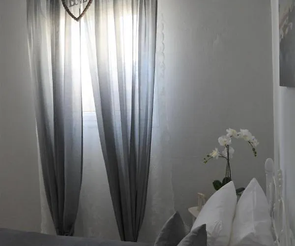 Apartmán Anezinas Place