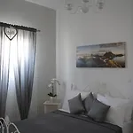 Lägenhet Anezinas Place
