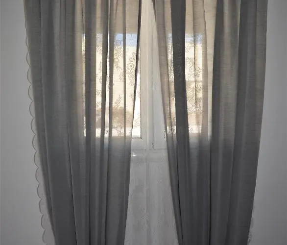 Anezinas Place Apartament Perissa (Santorini)