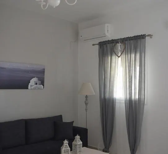 Anezinas Place * Períssa