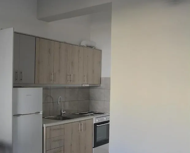 Anezinas Place * Perissa (Santorini)