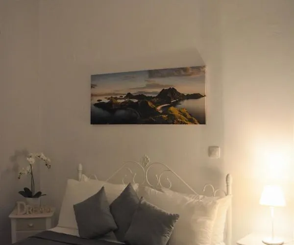 Apartament Anezinas Place *