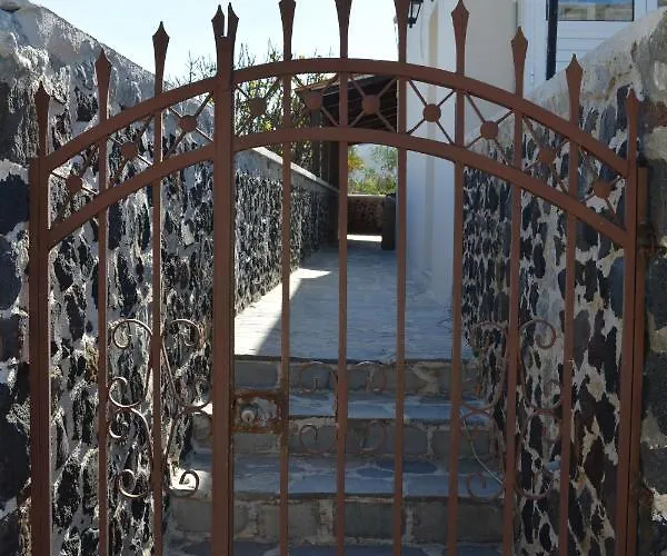 Anezinas Place Appartement *