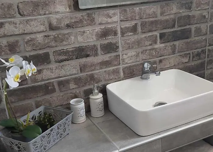 Anezinas Place Períssa