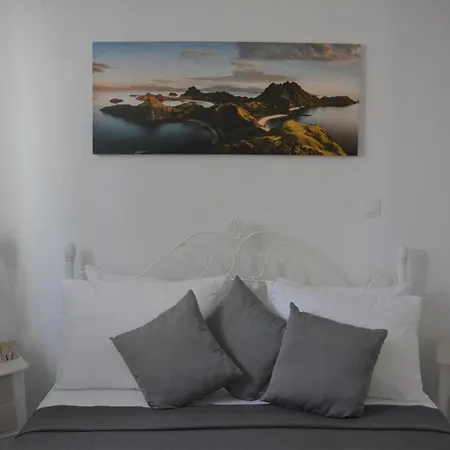 Anezinas Place شقة بيريسا