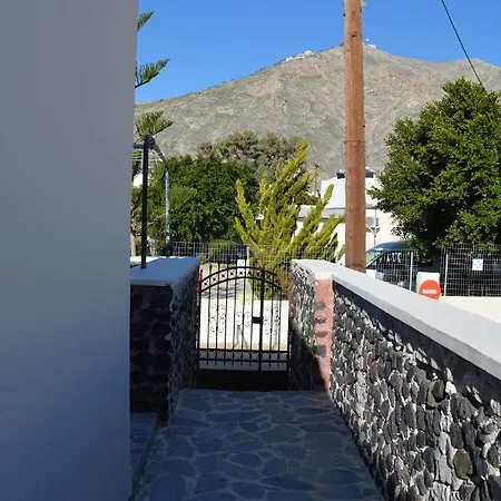 Anezinas Place شقة