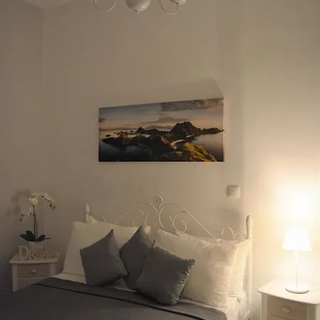 Apartament Anezinas Place *