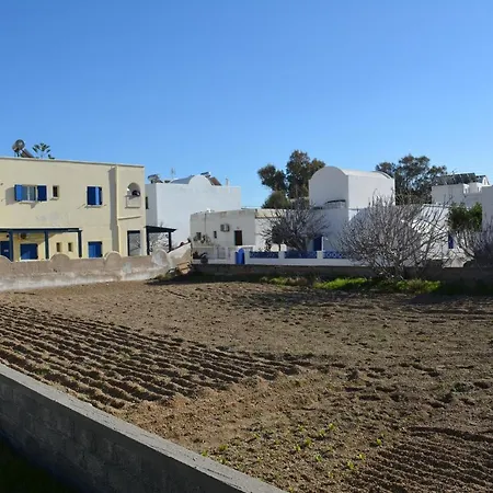 Apartament Anezinas Place *